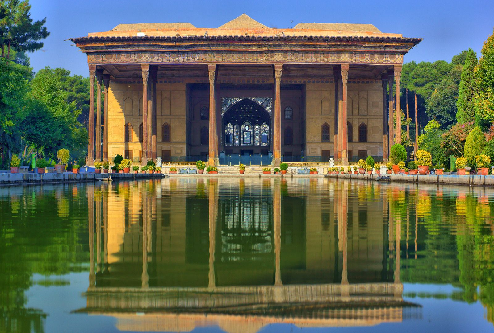 Chehel Sotun Palace, Isfahan travel attraction