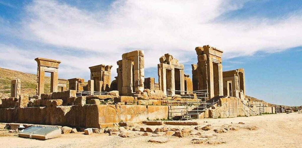 Persepolis, Shiraz travel Attraction