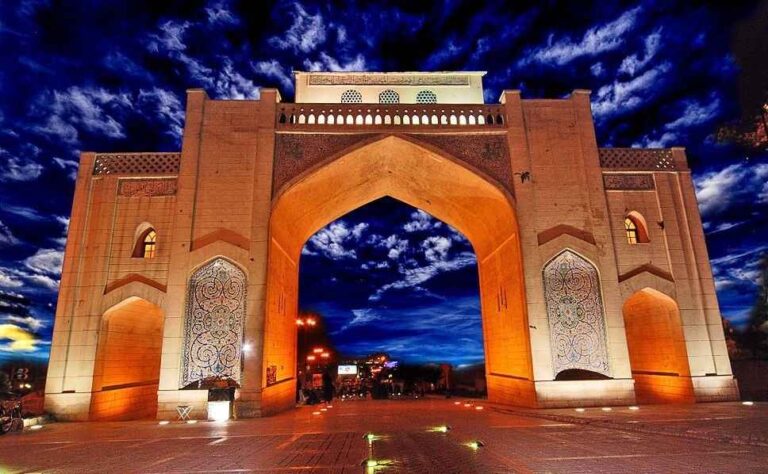 Quran Gate, Shiraz travel attraction