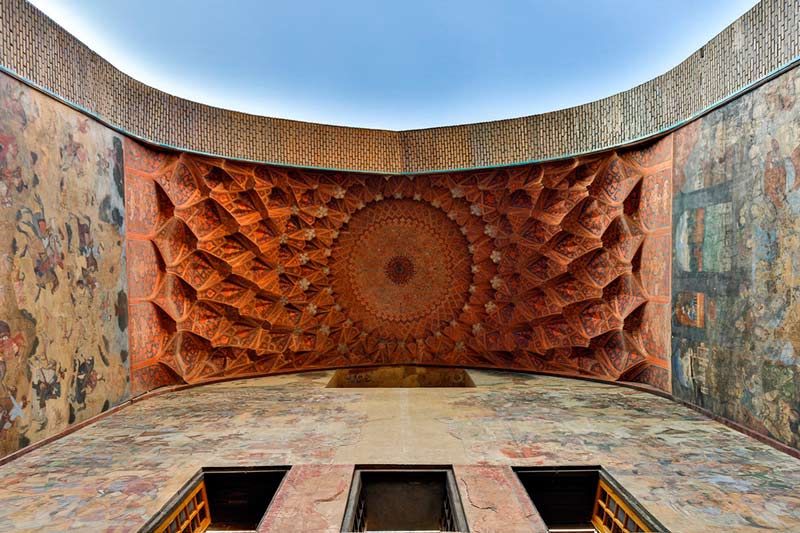The portico of Qeyssariyeh, Isfahan travel attraction